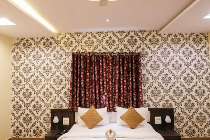 Room 8 of 64