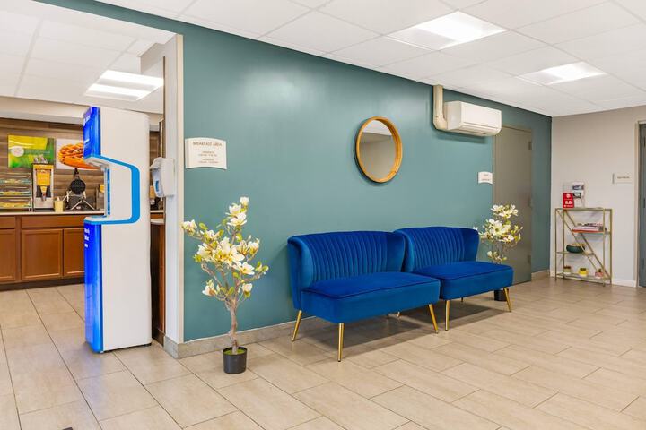 Entrance & Lobby