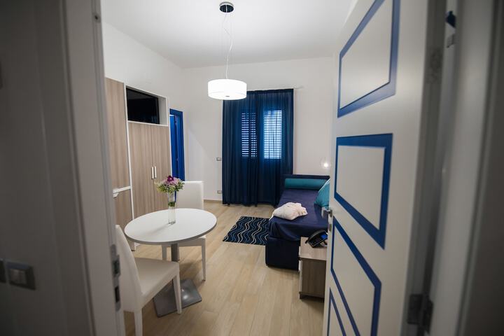 Room 6 of 54