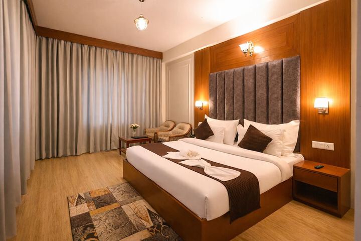 Room 5 of 97