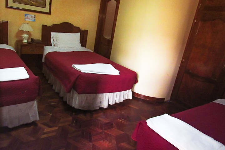Room 7 of 16