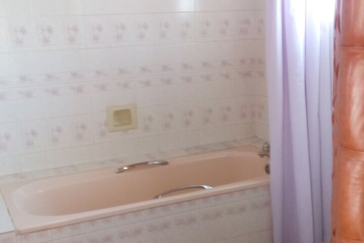 Room 17 of 39