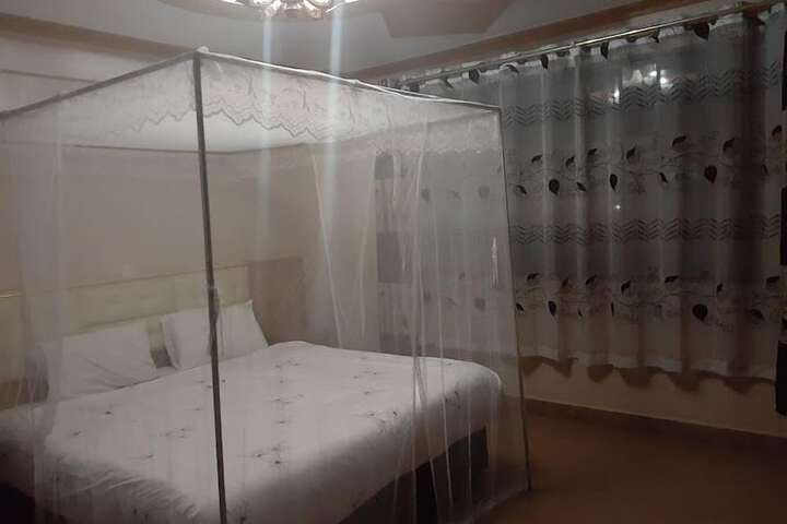 Room 6 of 68