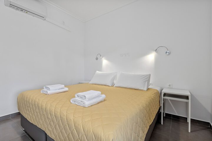 Room 34 of 122