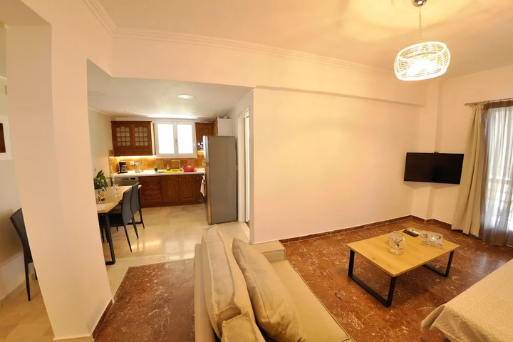 Room 4 of 15