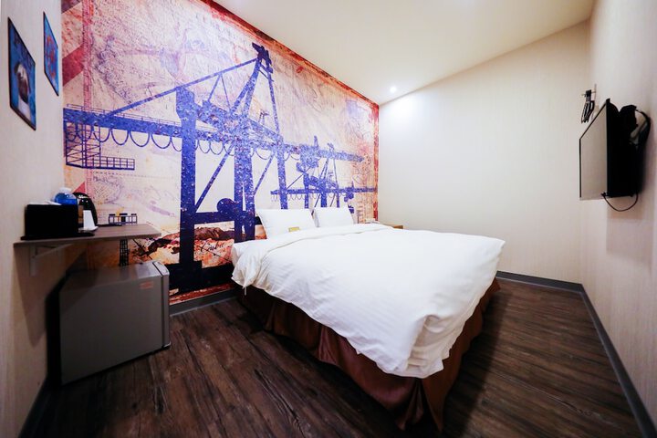 Room 56 of 98