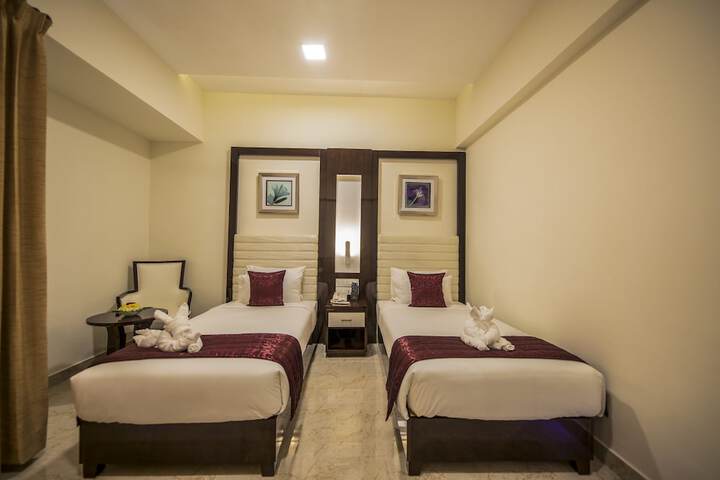 Room 9 of 28