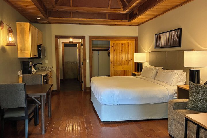 Room 5 of 86