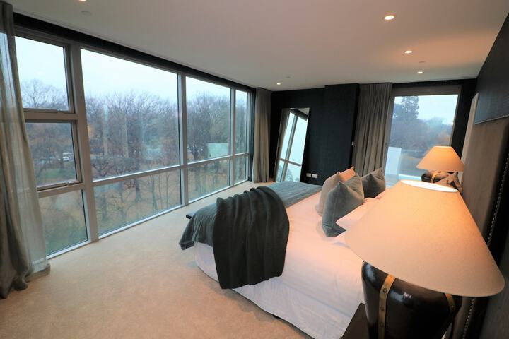 Room 2 of 79
