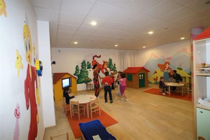 Childrens Activities 27 of 32