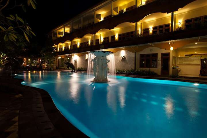 Pools & Facilities