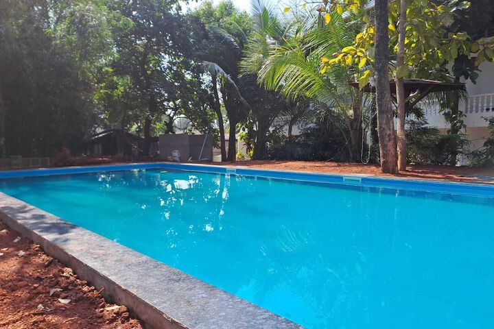 Pool 10 of 17