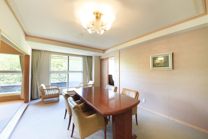 Room 15 of 53