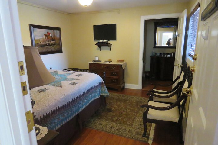 Room 16 of 64