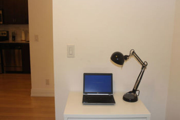 Room 6 of 12