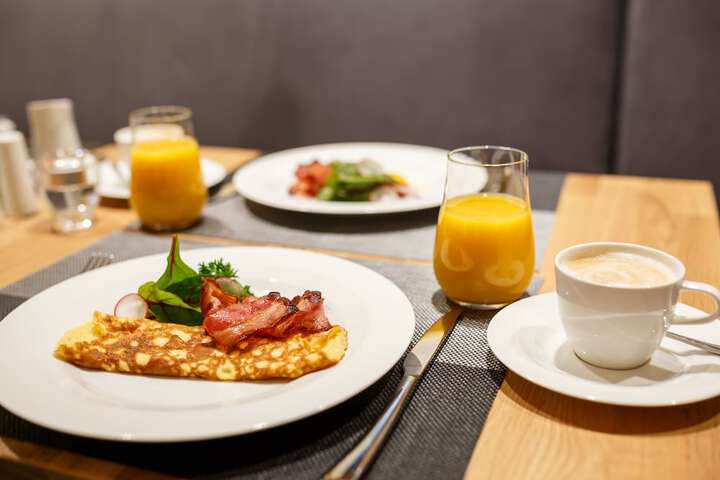 Breakfast/Coffee Service 211 of 222