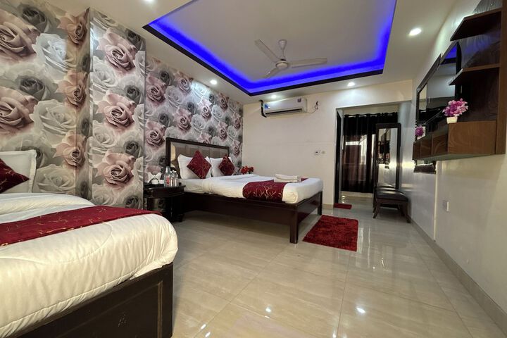Room 33 of 111