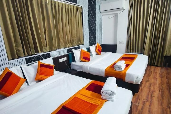 Room 8 of 20