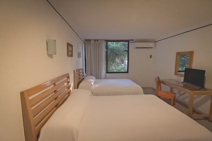 Room 4 of 31