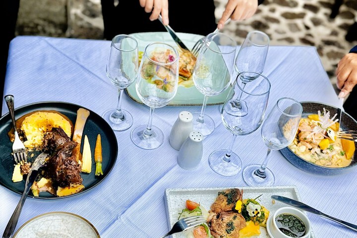 Dining 37 of 65