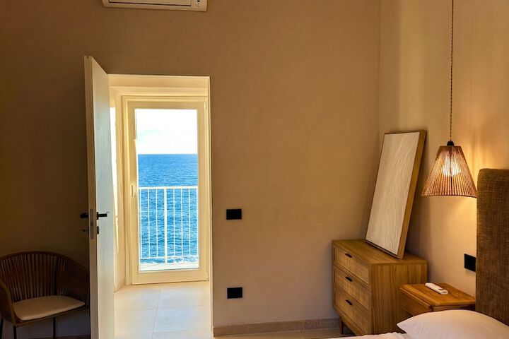 Room 5 of 40