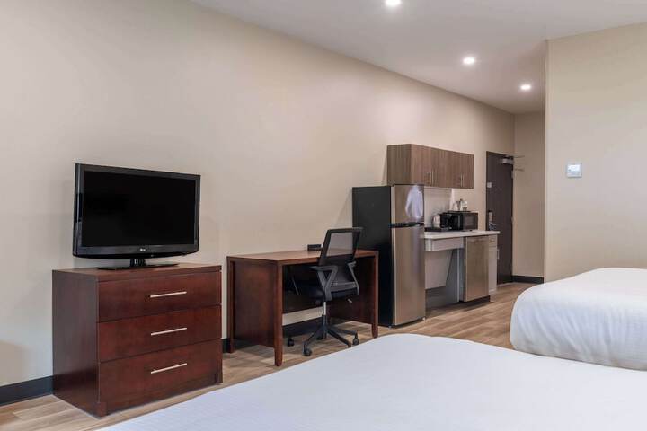 Suite 2 Queen Beds (2 of 21)