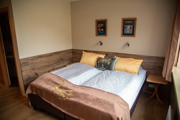 Room 6 of 35