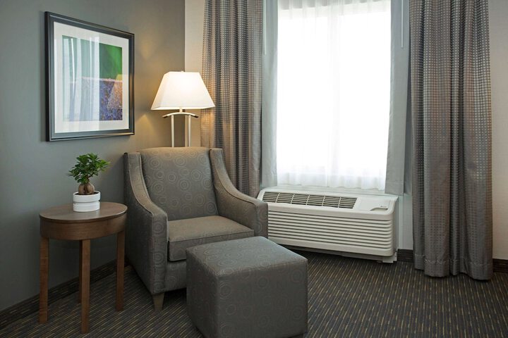 Room 9 of 30
