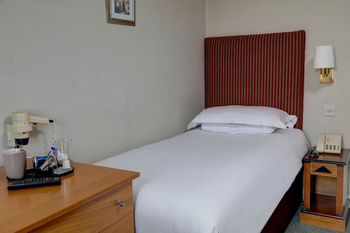 Room 8 of 21