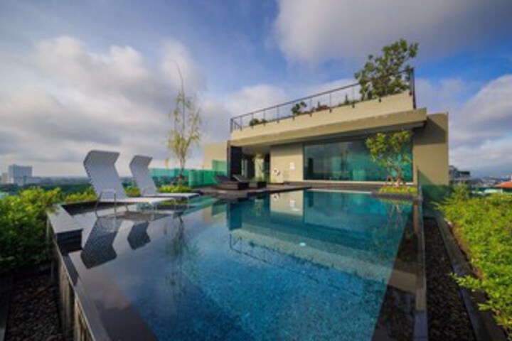 Pool 52 of 61