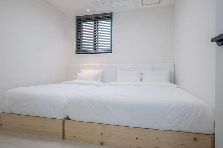 Room 66 of 188
