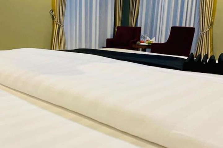 Room 9 of 30