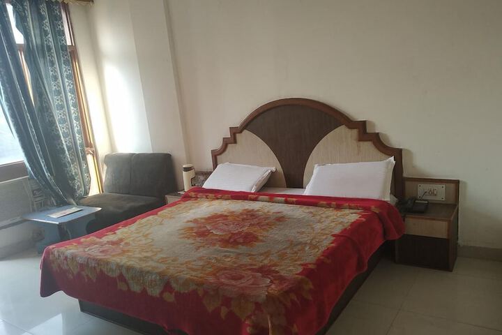 Room 21 of 33
