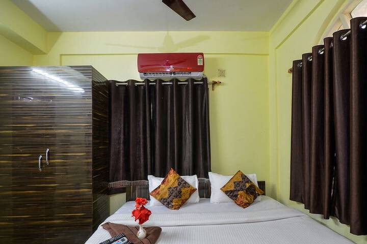 Room 6 of 13