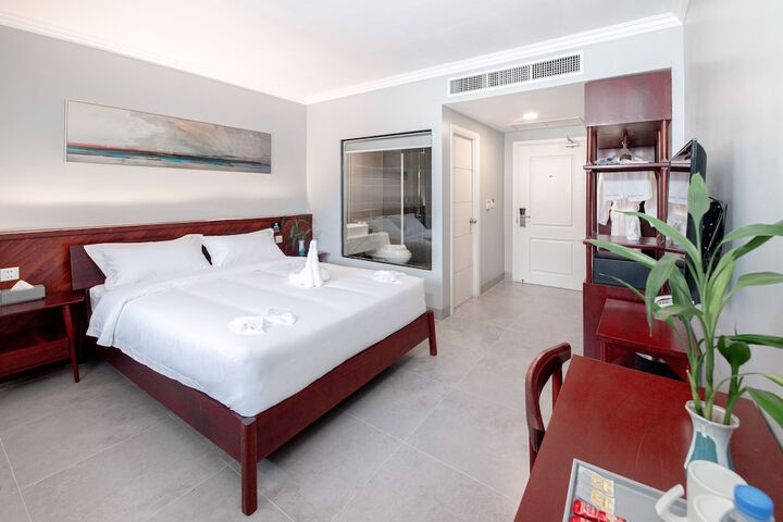Room 4 of 70