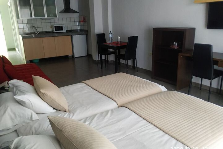 Room 28 of 69