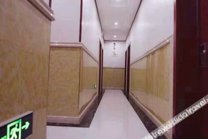 Hotel Interior 10 of 36
