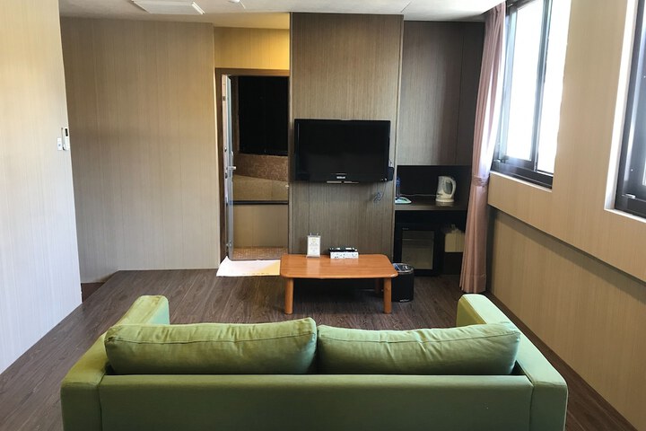 Room 53 of 67