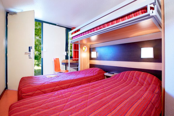 Room 3 of 25