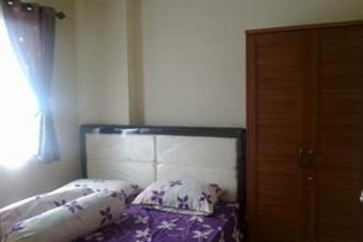 Room 2 of 6