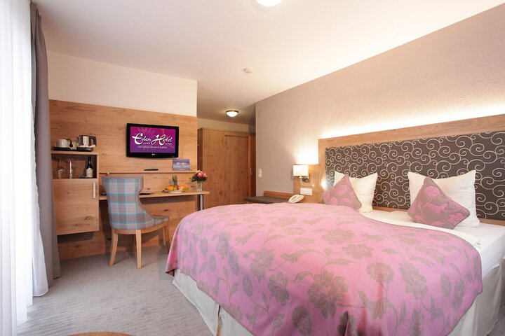 Room 10 of 96
