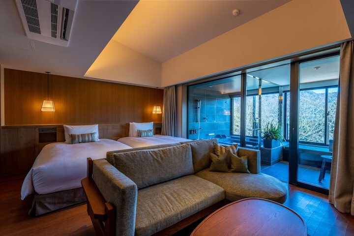 Room 4 of 38