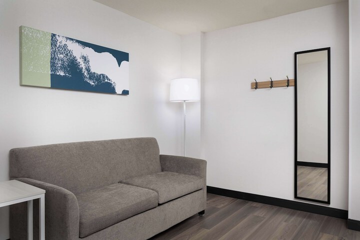 Room 20 of 34