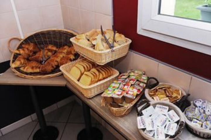 Breakfast/Coffee Service 4 of 12
