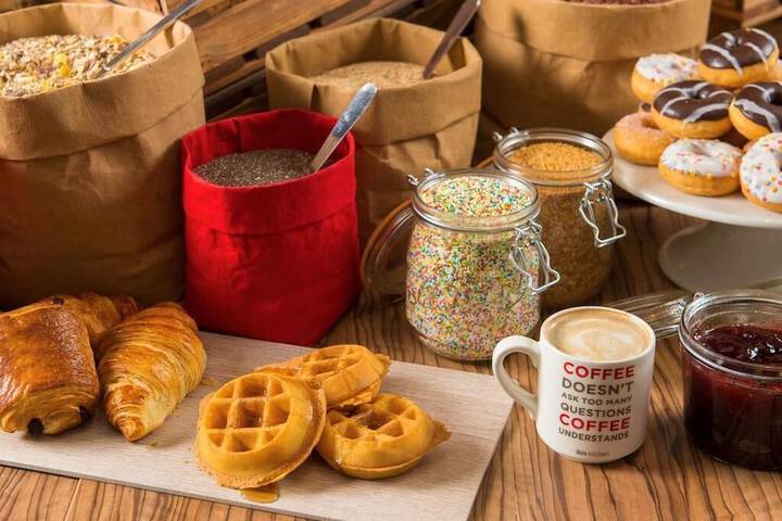Breakfast/Coffee Service 26 of 31