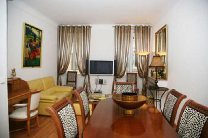 Room 11 of 24