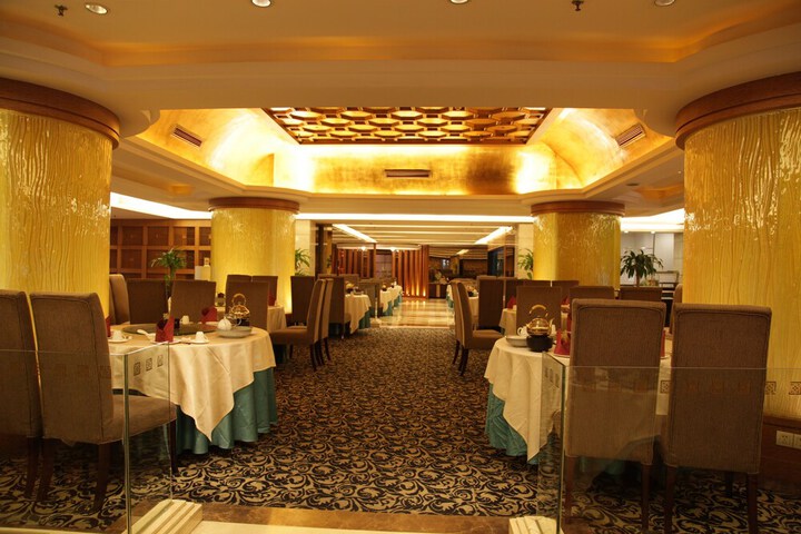 Dining 112 of 163