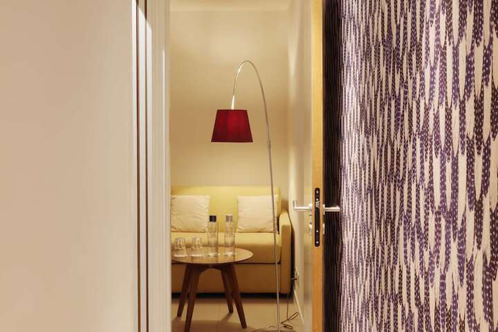 Room 60 of 106