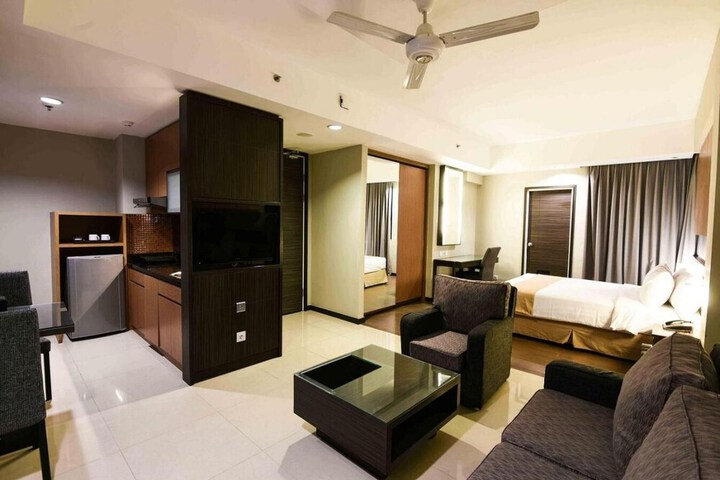 Room 8 of 37