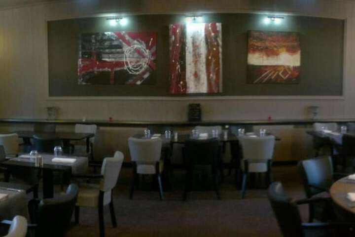 Dining 26 of 49